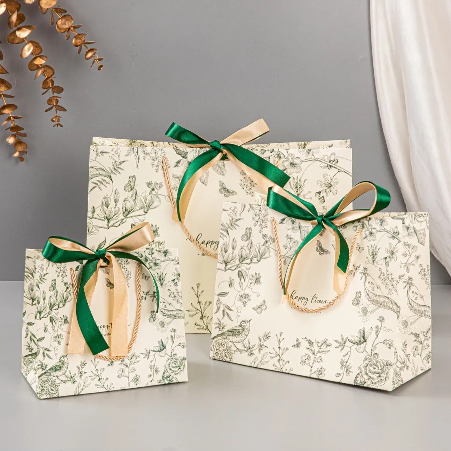 Luxury Skincare Packaging - 10 Stück Geschenktüten aus Papier mit